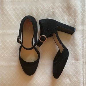 Size 7 Nine West Black Heels